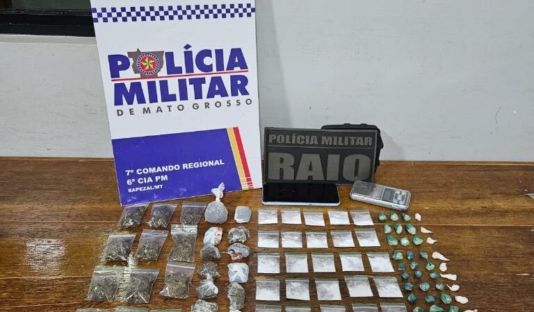 Polícia Militar prende três faccionados e apreende mais de 150 porções de drogas em Sapezal