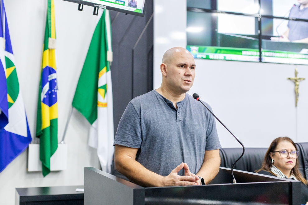 Prefeito discute política aos pacientes com bolsas de colostomia