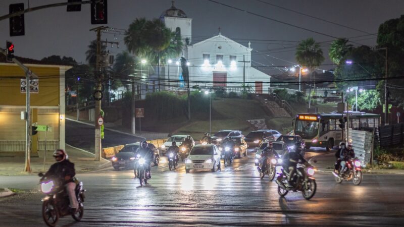 Semob orienta motociclistas sobre cuidados em pista molhada