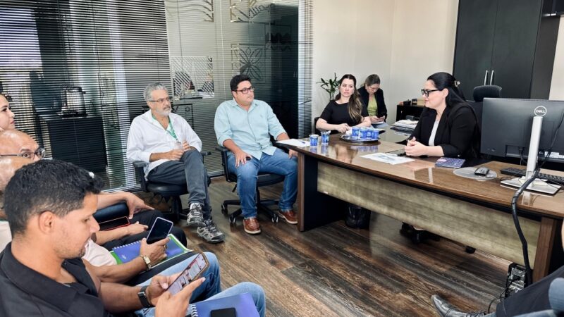 Primeira-dama articula nova praça no Distrito do Sucuri com academia e playground