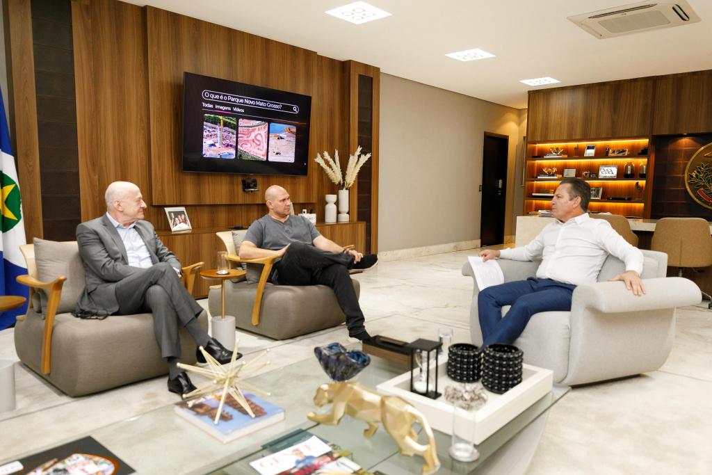 Governador, vice e prefeito articulam novas obras para Cuiabá