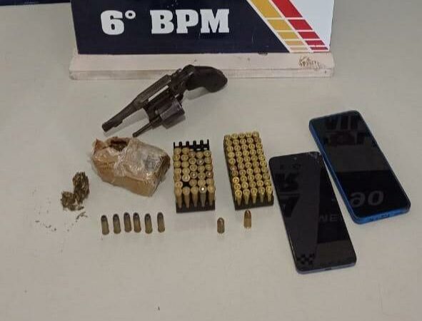 PM detém quatro faccionados, apreende arma de fogo e 89 munições