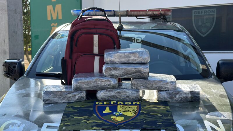 Gefron apreende estudante boliviano com droga em ônibus escolar em Cáceres