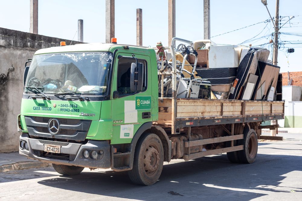 Operação Cata-Treco percorre 20 bairros de Cuiabá esta semana