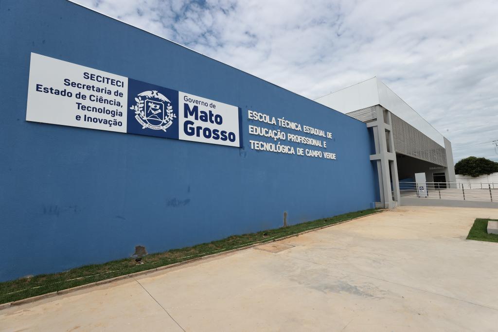 Jovens pesquisadores de escola técnica de MT desenvolvem soluções com foco em nanotecnologia e agricultura