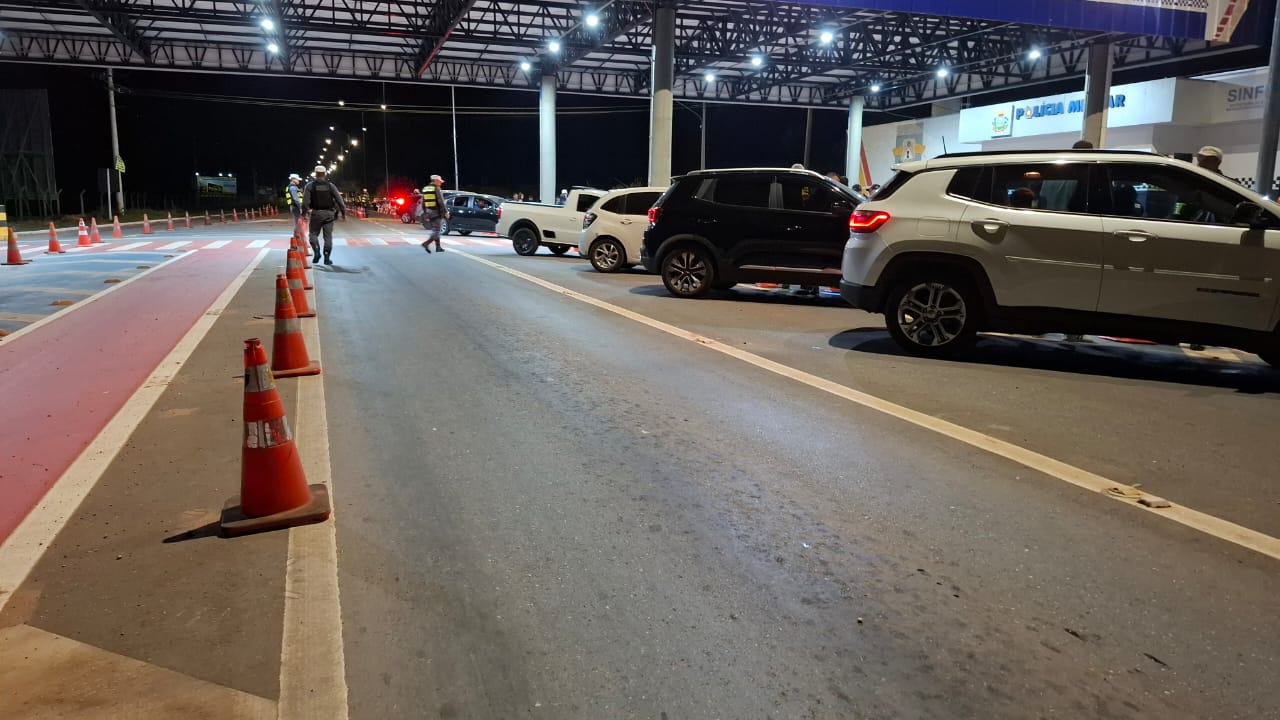 Operação Lei Seca termina com quatro condutores presos e 18 veículos removidos na Estrada de Chapada