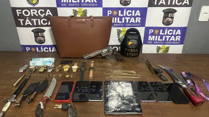 Força Tática recupera veículos, prende três pessoas suspeitas por roubo e porte ilegal de arma de fogo