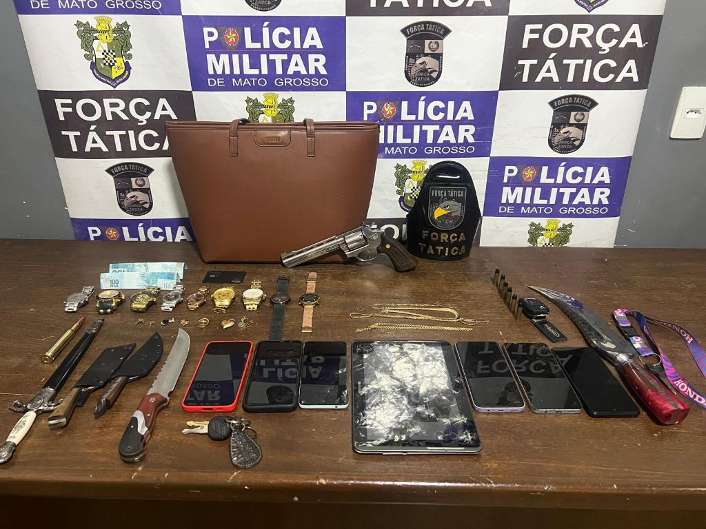 Força Tática recupera veículos, prende três pessoas suspeitas por roubo e porte ilegal de arma de fogo