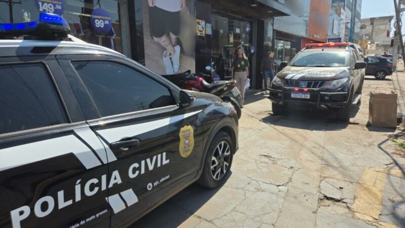 Polícia Civil apreende milhares de peças de roupas falsificadas em outlets de Cuiabá e Várzea Grande
