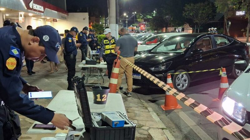 Operação Lei Seca termina com dez condutores presos por embriaguez na avenida Isaac Póvoas