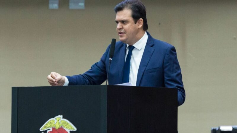 Deputado Thiago Silva defende projeto que proíbe erotização nas unidades escolares