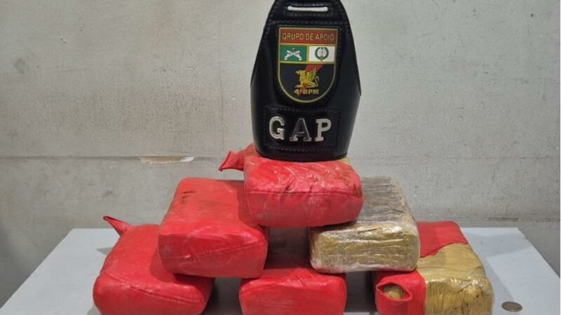 Polícia Militar prende homem por tráfico de drogas e apreende tabletes de maconha