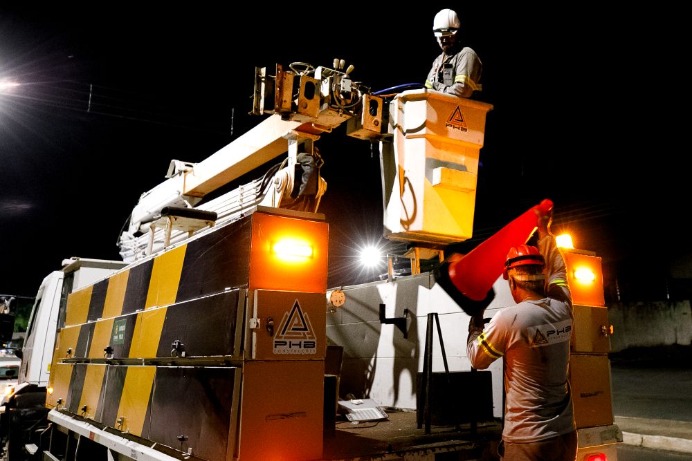 Limpurb atende mais de mil pontos de iluminação em 130 bairros da capital