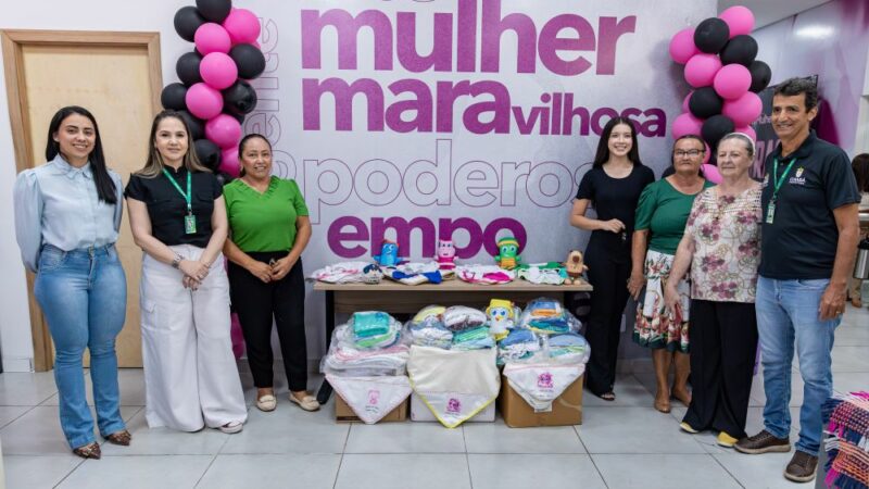 Secretaria da Mulher recebe kits de enxoval confeccionados pelo Clube de Mães Sinhá Maria