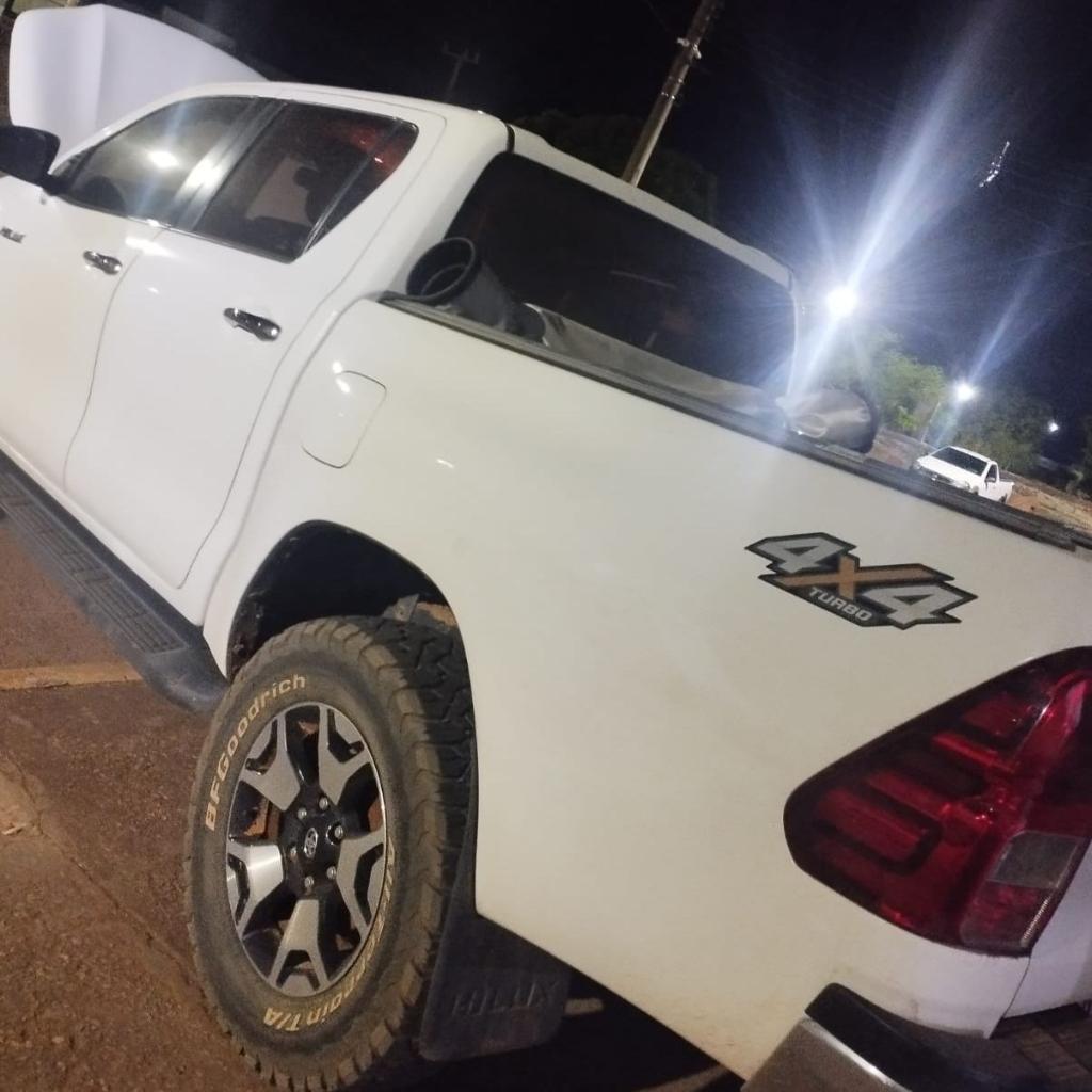 Polícia Militar recupera caminhonete furtada e prende homem por receptação