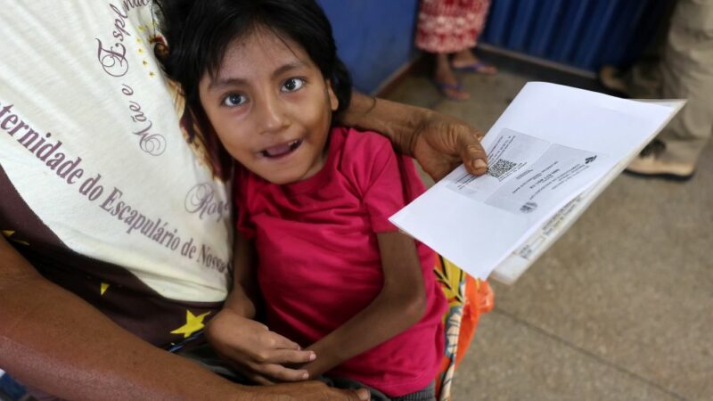 Após anos de espera, criança indígena com deficiência consegue emitir RG em mutirão do Judiciário