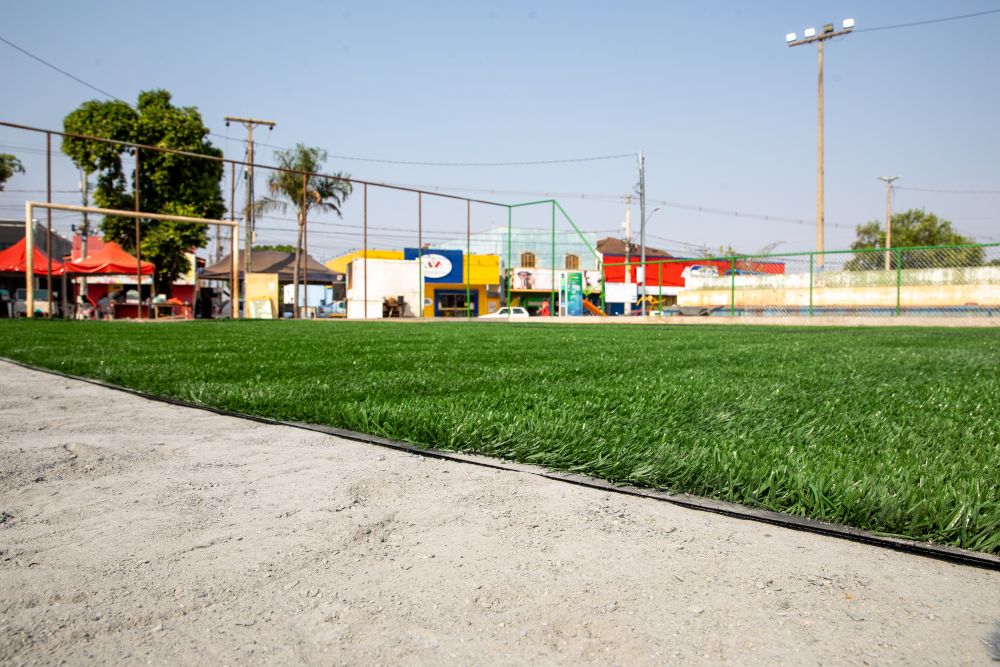 Prefeitura de Cuiabá promove jogo teste em novo campo da Praça do Pedra 90