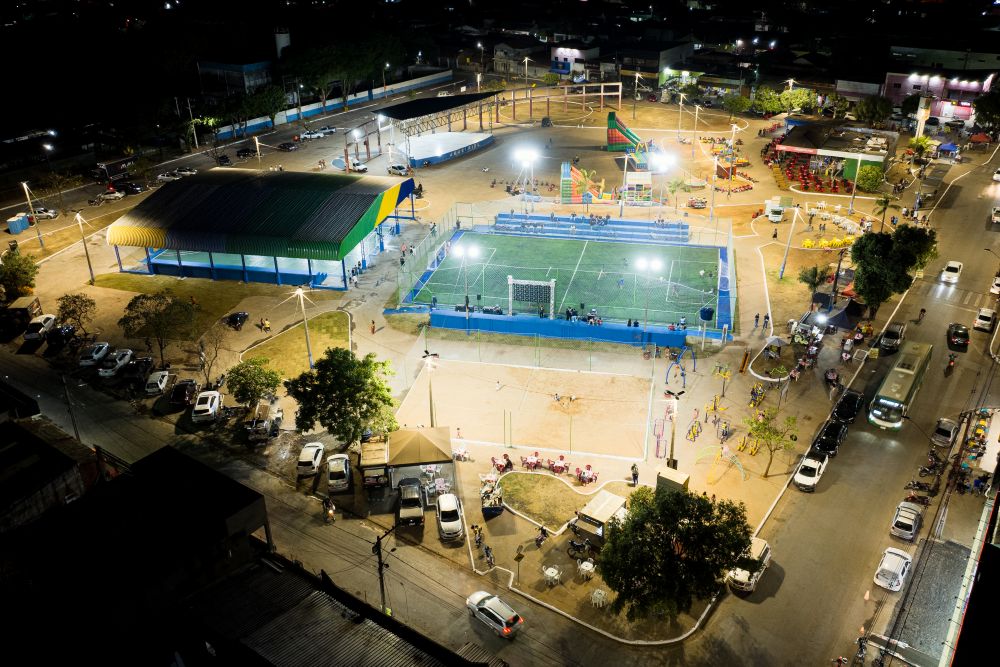 Prefeitura revitaliza e entrega campo society e duas quadras no Pedra 90