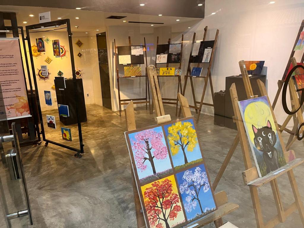 SES e Prefeitura de Cuiabá promovem exposição de saúde mental em shopping