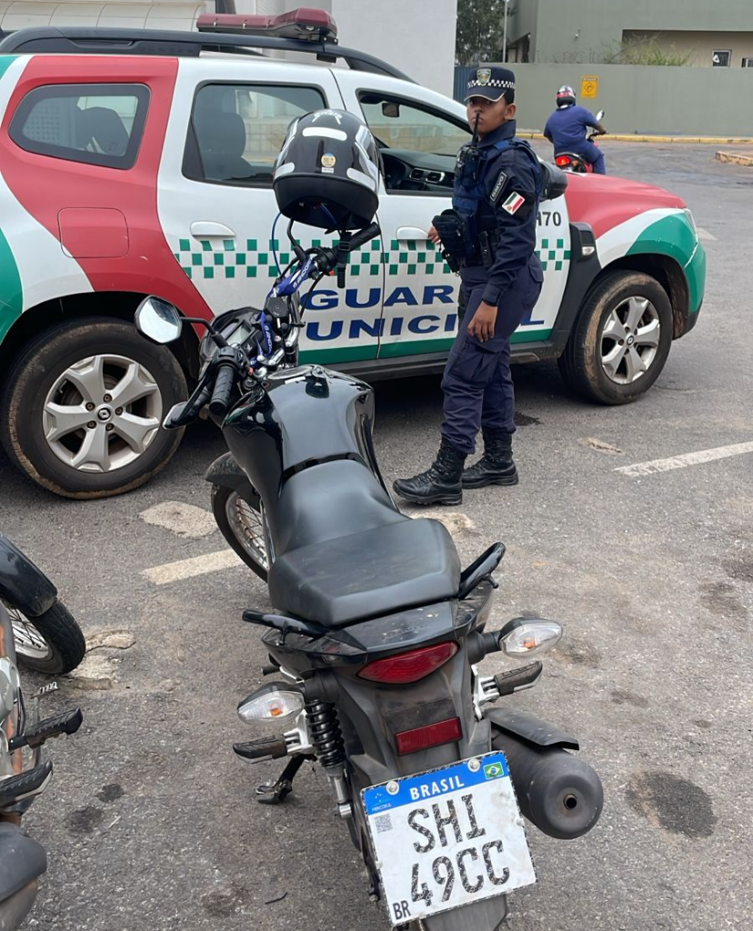 Vigia Mais MT auxilia na prisão de motoqueiro com placa falsa comprada na internet