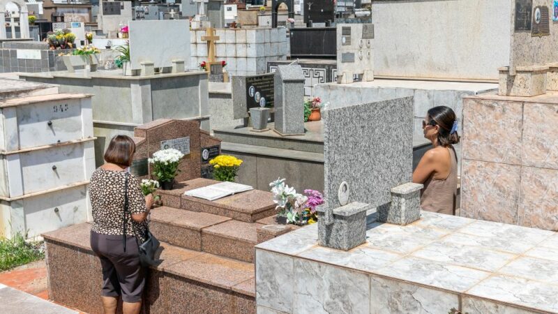 Cuiabá vive manhã de homenagens e emoções nos cemitérios da cidade