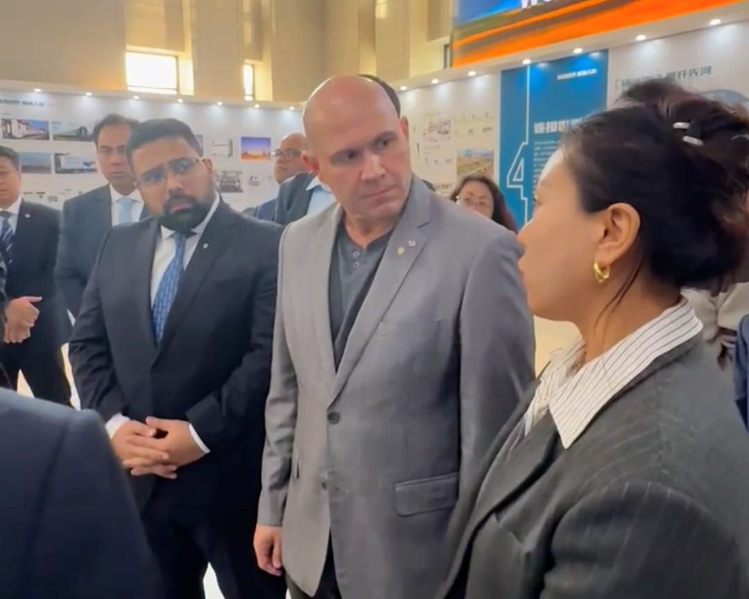 Prefeito visita polo mundial de inovação e tecnologia em busca de parcerias estratégicas