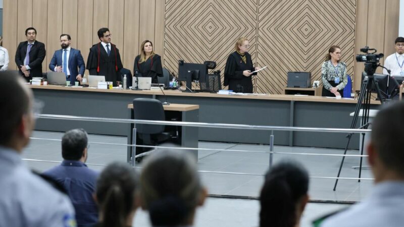 Tribunal do Júri julga investigador da Polícia Civil réu por morte de PM em Cuiabá; acompanhe