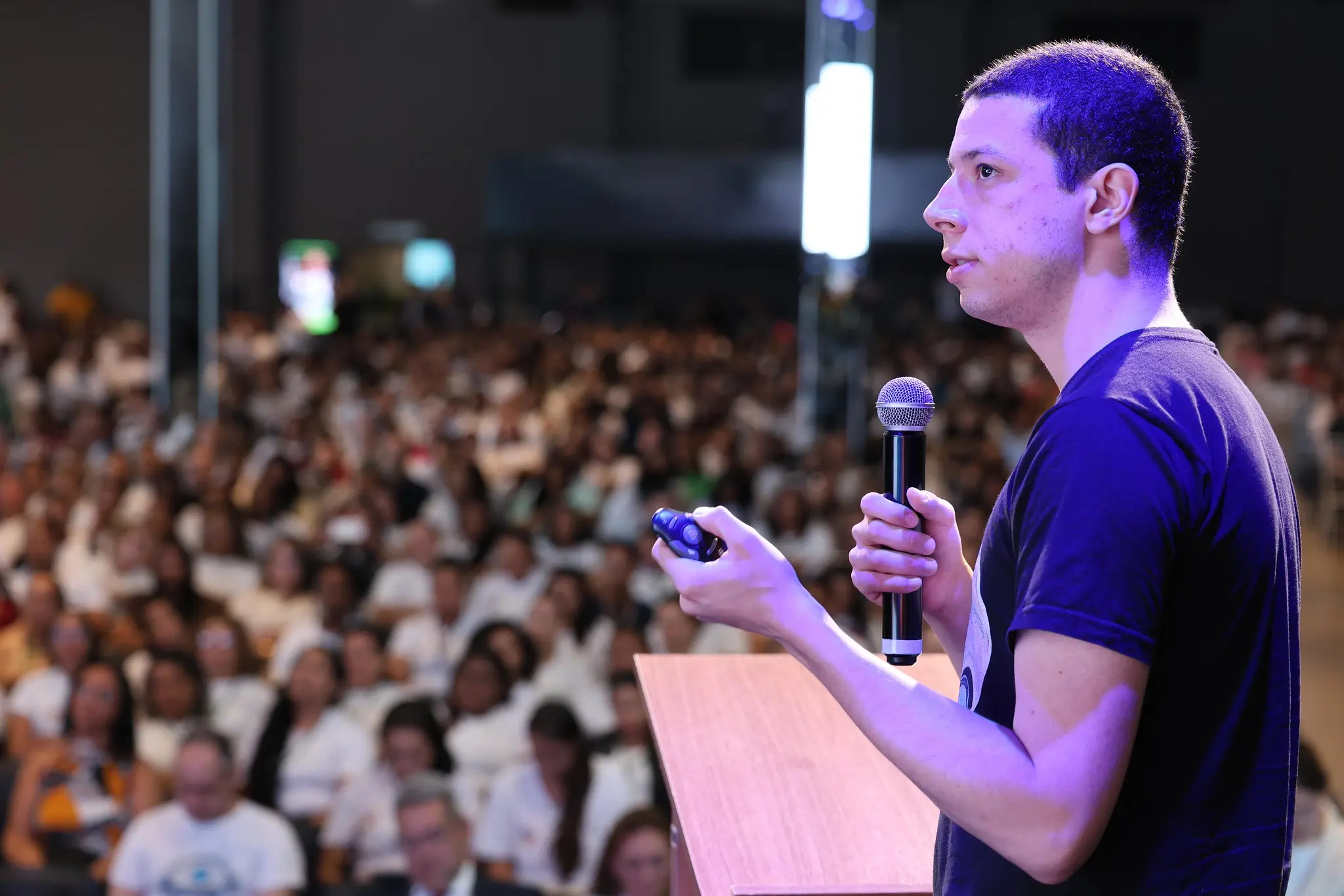 Fotógrafo e escritor autista fala sobre autonomia e diversidade em evento do TJMT