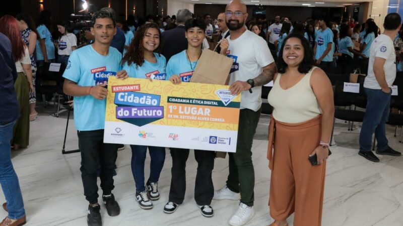 “Me sinto mais preparada a orientar meus colegas e usar as redes com mais responsabilidade”, afirma estudante sobre projeto do Governo de MT