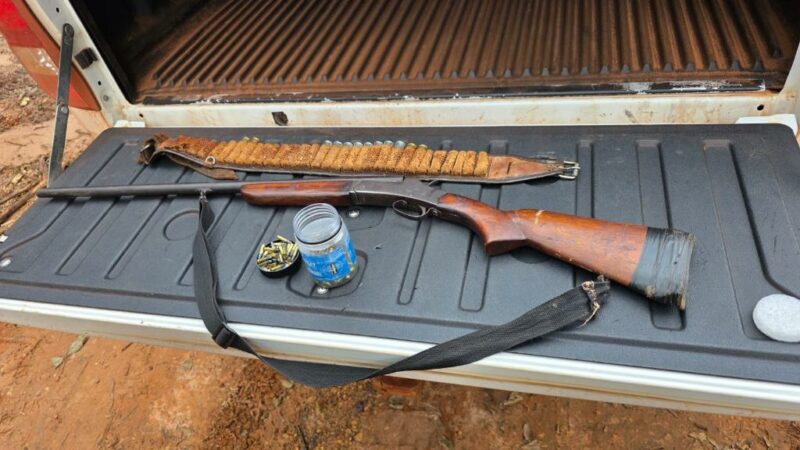 PM prende homem com espingarda e 98 munições em Brasnorte
