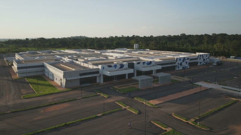 Obras dos quatro novos Hospitais Regionais avançam em Mato Grosso