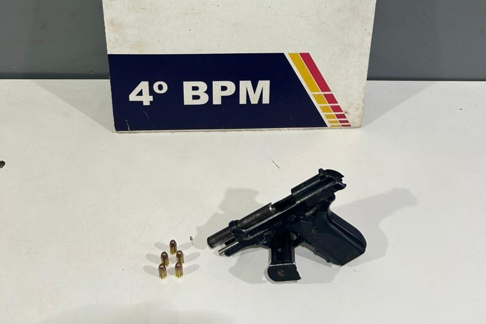 PM prende motorista por porte ilegal de arma de fogo após ameaçar homem