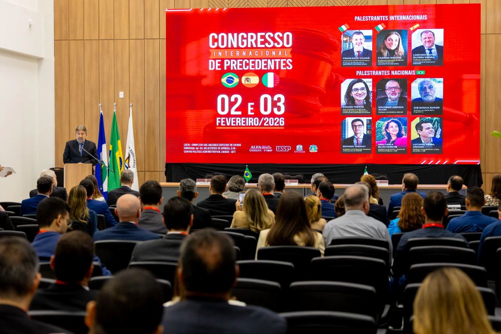 Troca internacional de experiências marca congresso sobre precedentes e IA