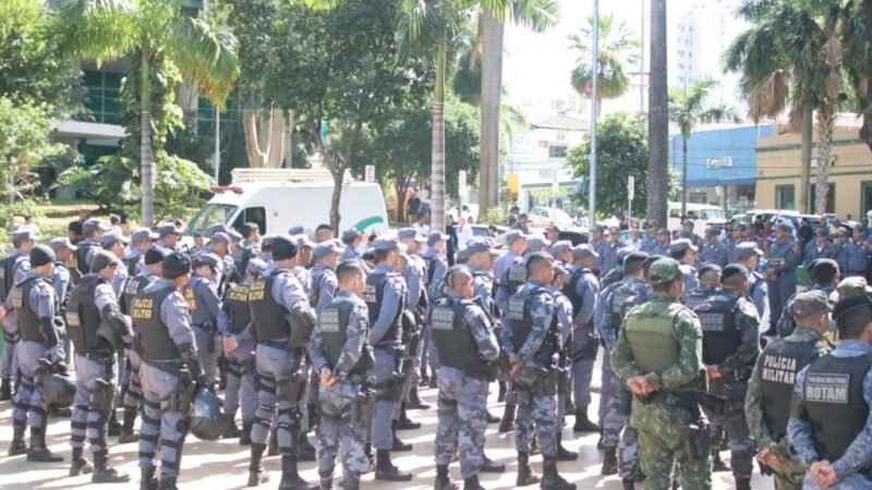 PM prende 41 foragidos da Justiça, recupera 32 veículos e apreende 13 armas de fogo em Cuiabá