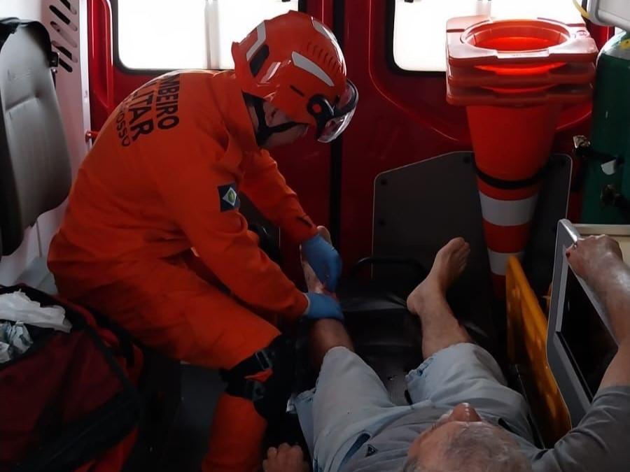 Corpo de Bombeiros socorre duas vítimas de acidentes com motocicletas registrados neste sábado em diferentes municípios