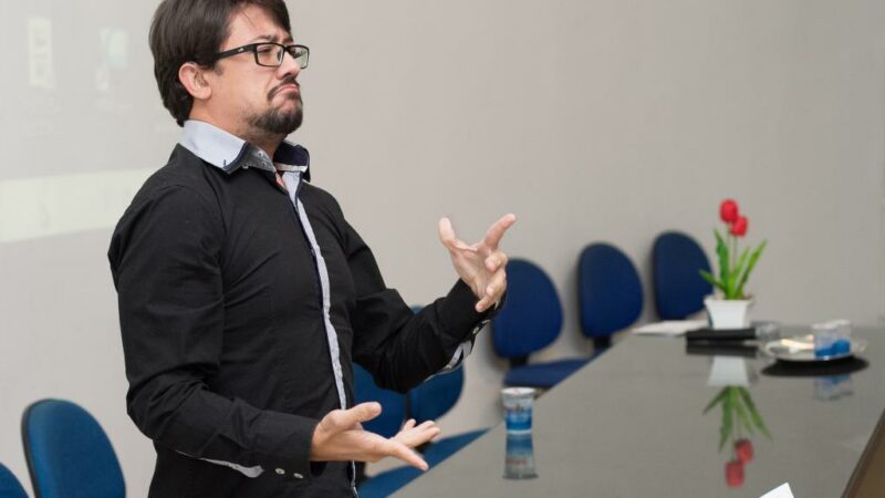 Seduc abre inscrições para Atesto de Libras e oferta 200 vagas para certificação de proficiência