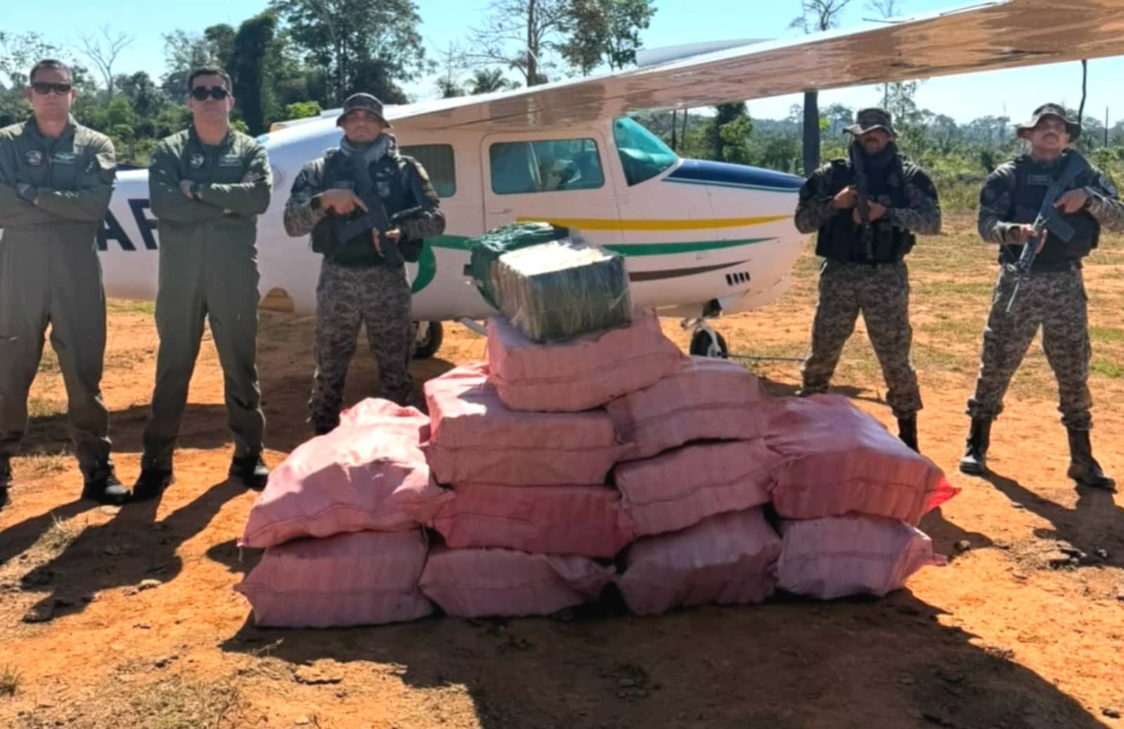 Operação integrada apreende 500 kg de maconha em fazenda de Colniza